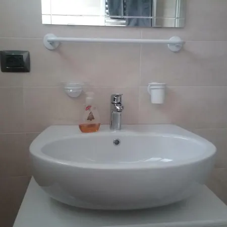 I Tre Noci アパート カステル・ディ・サングロ